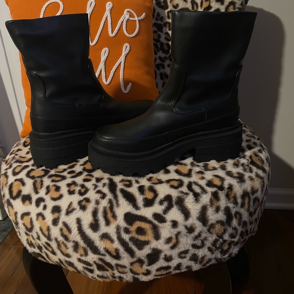 Chunky Sole Boots - Picture 3 of 5